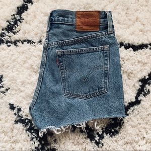 Levi’s | Denim Shorts 🔥🔥🔥
